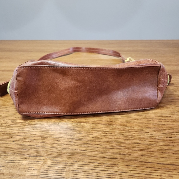 The Sak Kendra Leather Hobo Bag in Yellow, Brown, with Metallic Detail. - Picture 3 of 13